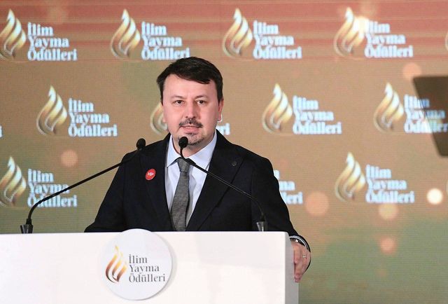 İlim Yayma Ödülleri Töreni (Aralık 2019).