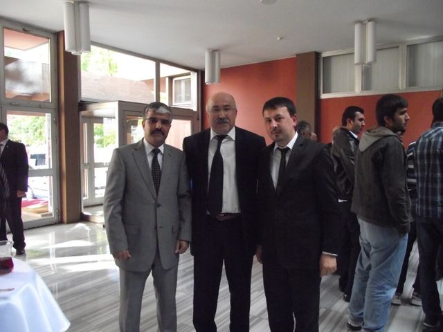 Türk Tarih Kurumu Ödül Töreni, 2011 (Kemaloğlu, Türk Ocakları Başkanı Mehmet Öz ile birlikte)