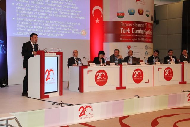 T.C. Başbakanlık Kamu Diplomasisi Koordinatörlüğü - Dışişleri Bakanlığı Stratejik Araştırmalar Merkezi - Atatürk Kültür Araştırmaları Merkezi - Hoca Ahmet Yesevi Uluslararası Türk-Kazak Ün., "Bağımsızlıklarının 20. Yılında Türk Cumhuriyetleri" Uluslararası Sempozyumu, Ankara 5-6 Ekim 2011.