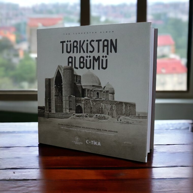 Türkistan Albümü kitabı